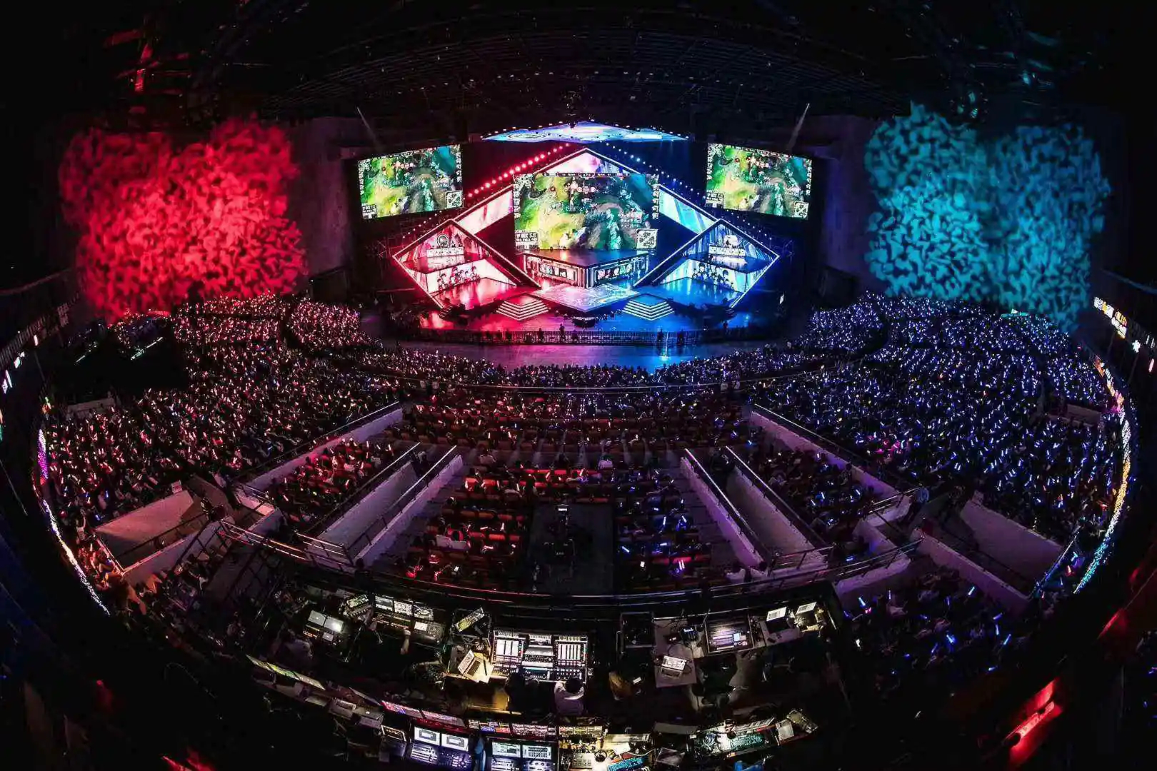 【王者之争】LCK的绝对统治（假设T1/Faker再次进入）与LPL的主场复仇，谁将笑到最后？